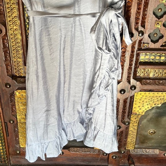 Sadie & Sage Violet Hour Ruffle Wrap Dress sz M - Picture 5 of 6